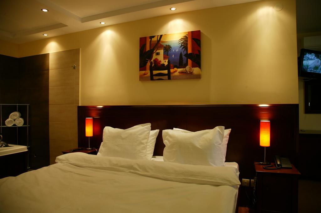 Garni Hotel Contact Beograd Værelse billede